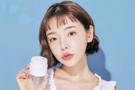 皮膚過(guò)敏癥的六個(gè)癥狀,肌膚過(guò)敏不及時(shí)治療小心爛臉-易網(wǎng)健康<a href=http://www.gyfww.com/jkys/ target=_blank class=infotextkey>養(yǎng)生</a>網(wǎng) 皮膚過(guò)敏癥的六個(gè)癥狀,肌膚過(guò)敏不及時(shí)治療小心爛臉