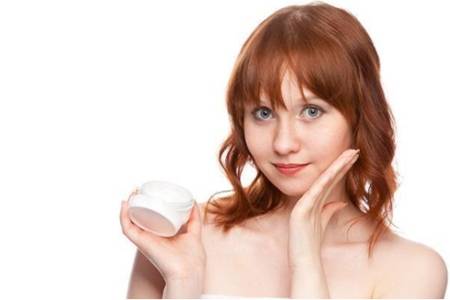 女生用眼霜的正確使用方法，眼霜用對才有效果