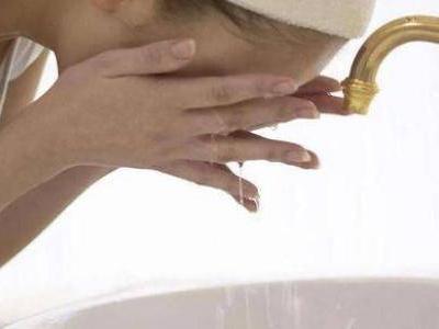 正確的洗臉方法有哪些？三大最傷臉的錯誤洗臉法中招要改正