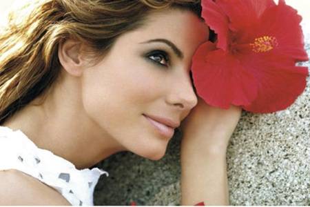 女生胸前長痘痘的三個原因，快速祛痘的小方法