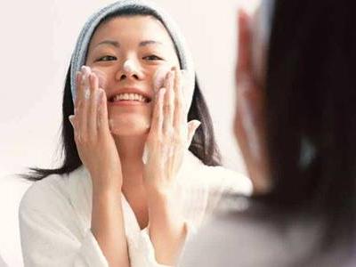 白醋洗臉的四個好處，用白醋洗臉的正確清潔方法