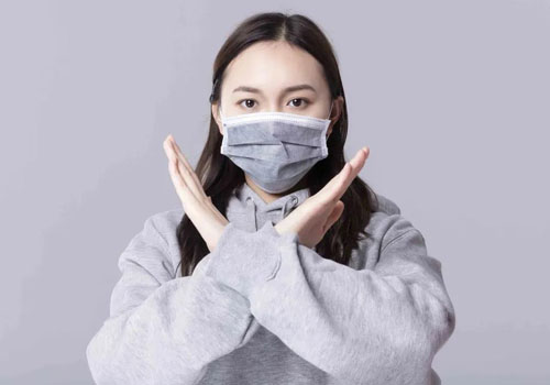 長時間戴口罩給肌膚帶來哪些不適？如何正確護理？