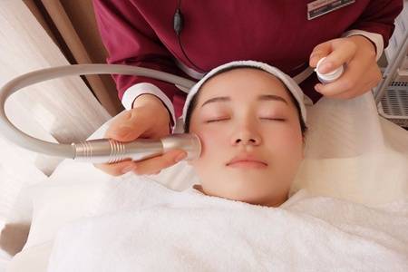 玻尿酸的四大作用與功效，玻尿酸原液美容的使用方法