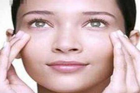 眼部脂肪粒是怎么形成的 八個小妙招幫你輕松解決-易網(wǎng)健康養(yǎng)生網(wǎng) 眼部脂肪粒是怎么形成的 八個小妙招幫你輕松解決