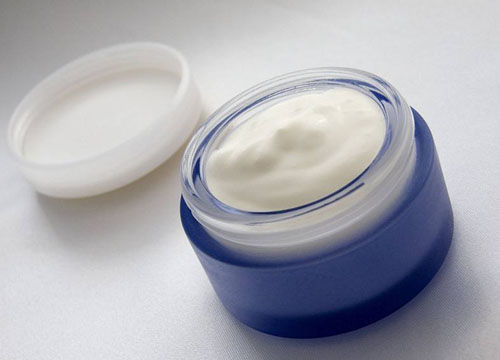 面霜有哪些護膚效果？如何選擇適合自己膚質的面霜