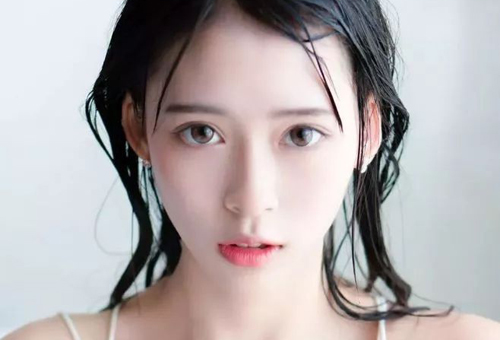 春夏換季時該如何護膚 要注重給肌膚進行補水