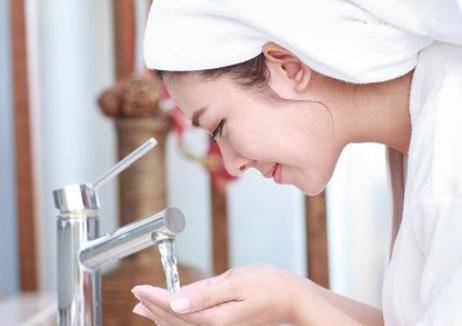 哪些錯誤的洗臉方法 會讓臉加速變老十歲