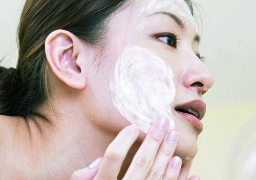 哪些錯誤的洗臉方法 會讓臉加速變老十歲