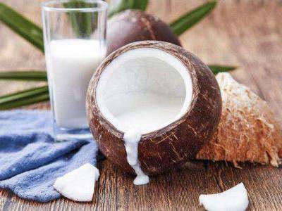 椰子汁的功效，能美顏護膚！