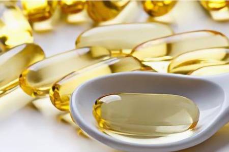 用維e擦臉半年后的變化，維生素e護膚美容功效強大