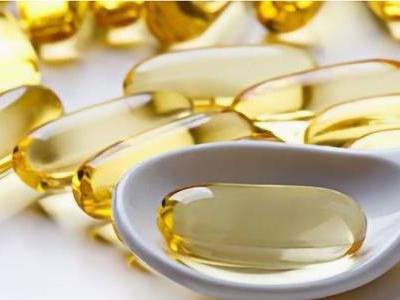 用維e擦臉半年后的變化，維生素e護膚美容功效強大