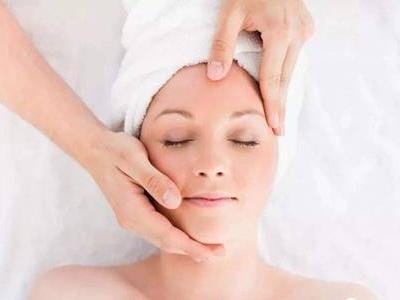 女生皮膚去角質的正確方法，清潔角質煥發白皙亮顏