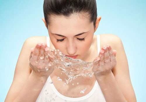 油性皮膚用什么護膚品 油性肌膚夏季如何護膚