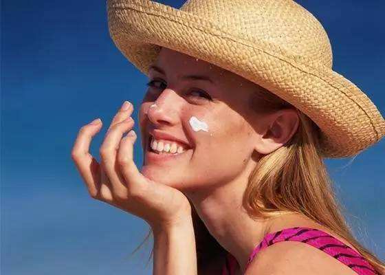 涂防曬霜需要卸妝嗎？防曬霜沒卸干凈怎么辦