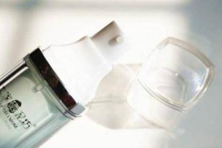 隔離霜和防曬霜的區別 隔離霜防曬霜粉底液到底怎么用？