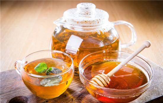 經(jīng)常喝蜂蜜水對(duì)皮膚有什么好處 如何正確喝蜂蜜水