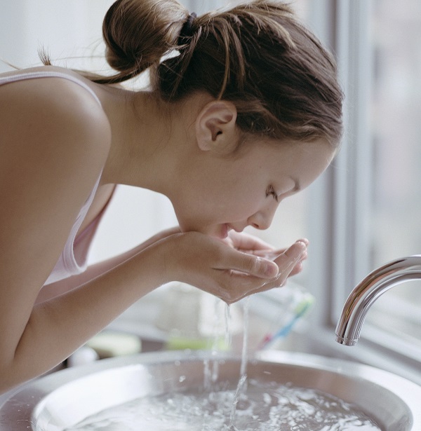 還在羨慕她的牛奶肌嗎？先解決你的毛孔粗大吧！