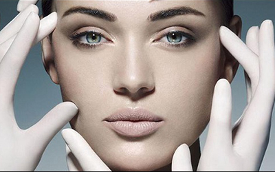 洗臉后，補水保濕平紋布顯年輕是重要