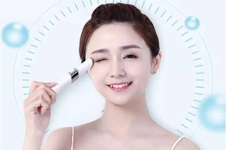 眼袋重是什么原因造成的，女性快速去除眼袋的四個方法