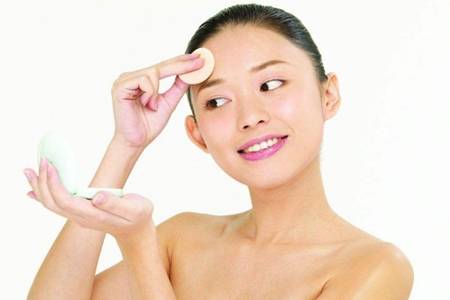 日?？焖倜腊椎姆椒?，女性亮白皮膚的六個妙招