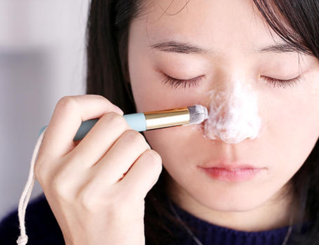 鼻子粉刺黑頭要注意什么？如何正確清理鼻子上的黑頭？