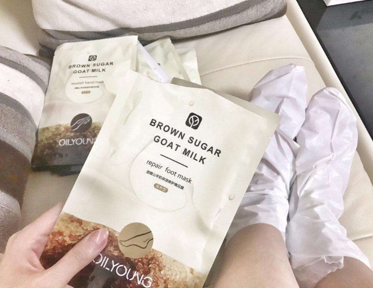 敷爾佳黑膜真的比白膜好用嗎？敷爾佳黑膜和白膜有什么區別？