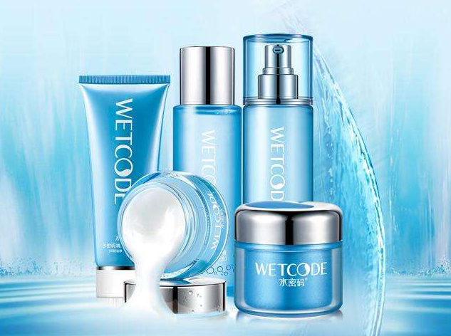 中性皮膚夏季適合什么化妝品好？這五款化妝品補水效果好