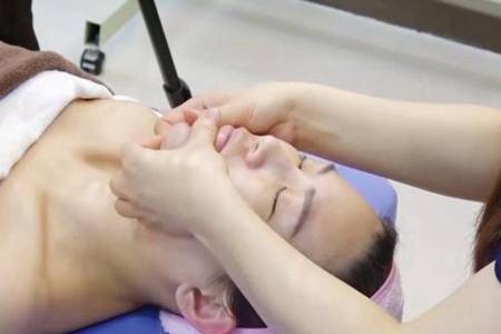 女人都想學的臉部按摩手法 提拉緊致防止下垂皮膚狀態好