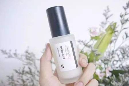 精華液的正確使用順序怎么用  精華液對(duì)女人有什么好處可以天天使用嗎