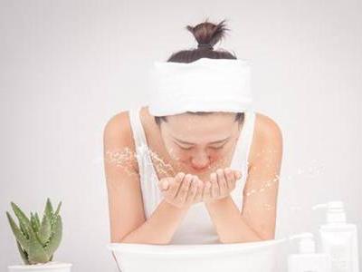 去角質啫喱的功效與作用  什么是去角質啫喱怎么使用有什么效果