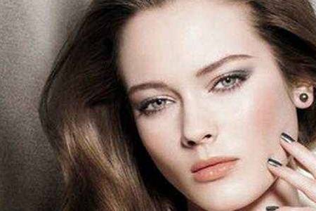 全身皮膚粗糙怎么辦  皮膚粗糙是什么原因引起的如何治療