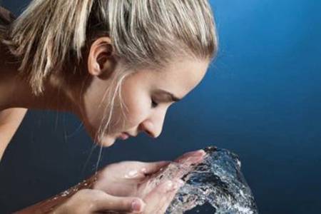 祛痘精華液效果怎么樣  祛痘精華液正確使用方法是什么