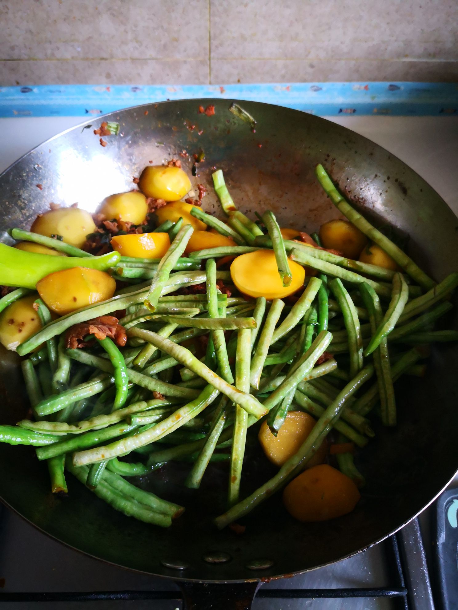 葷香豇豆烀咸菜的做法-家常味燉菜譜