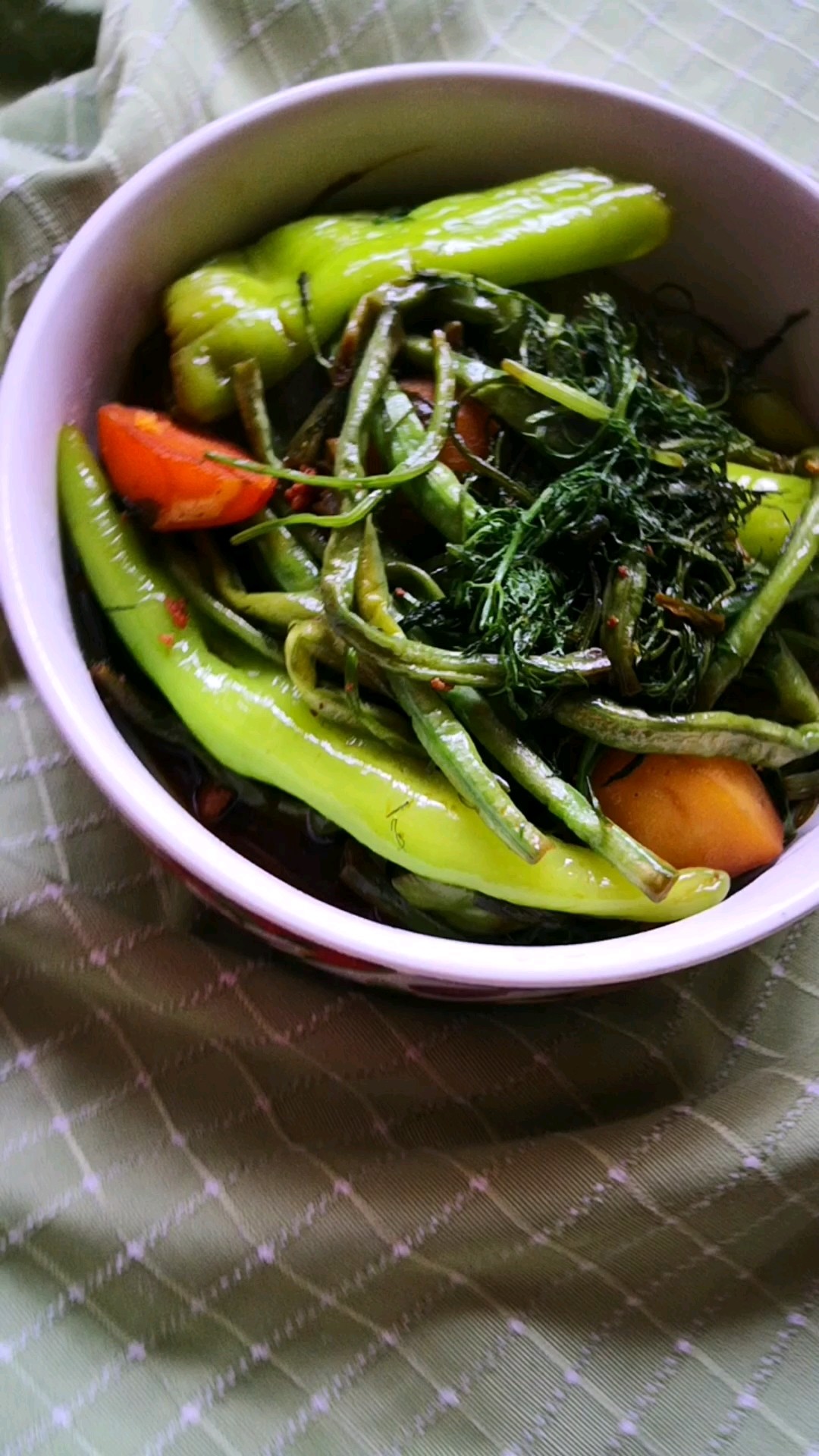 葷香豇豆烀咸菜的做法-家常味燉菜譜