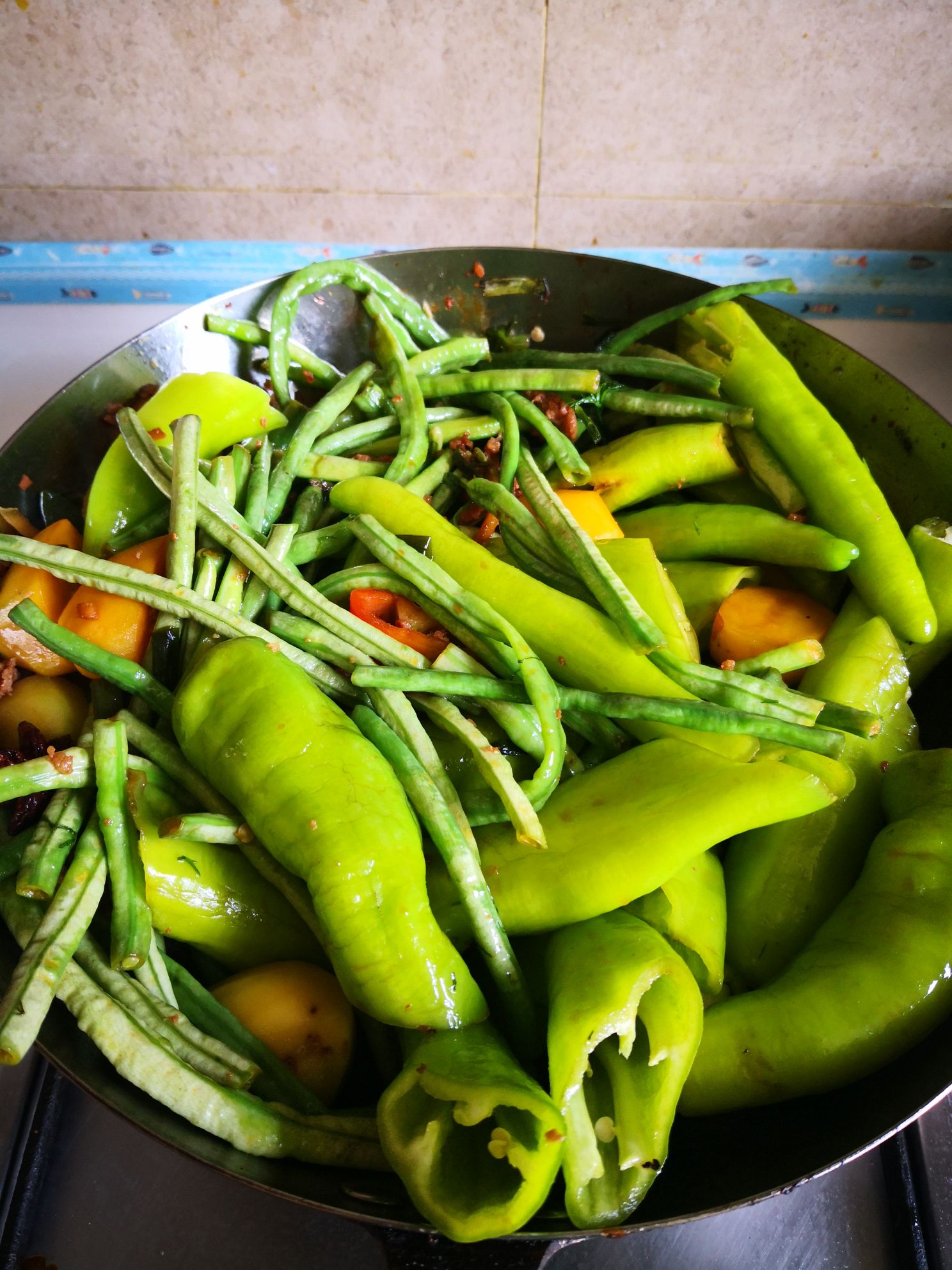 葷香豇豆烀咸菜的做法-家常味燉菜譜