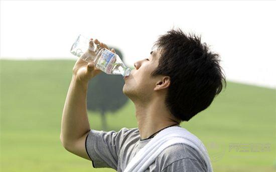 早上起床4種水一定不能喝