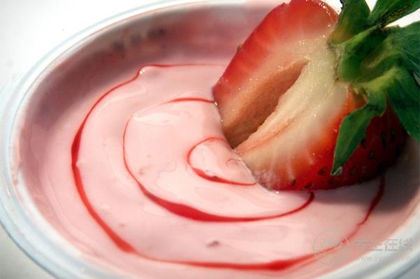 揭秘酸奶的八種錯(cuò)誤喝法