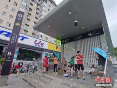 官方一周內多次強調非常情況下，地鐵該停就停