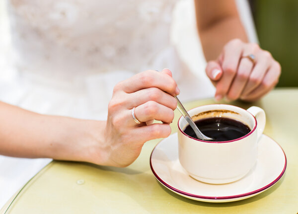 任何咖啡都能護(hù)肝？毀譽(yù)參半的咖啡，該多喝還是少喝？