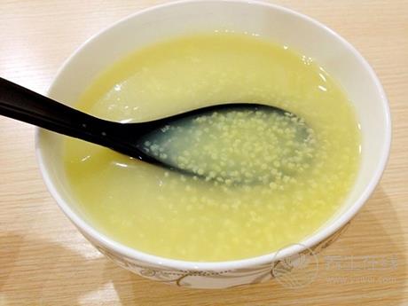秋冬季養生多吃小米 小米粥怎么煮營養更豐富