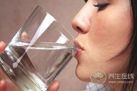 秋季皮膚干燥有哪些補水方法? 秋季皮膚干燥有哪些補水方法?