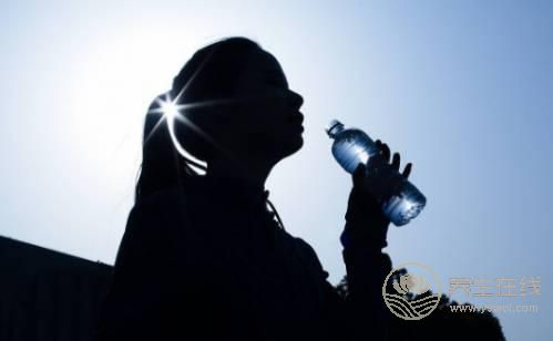 清明養(yǎng)生要怎么喝水才健康?