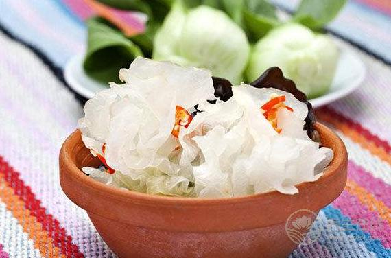 秋季潤(rùn)肺清肺吃什么好？這3種方法，確實(shí)不錯(cuò)，潤(rùn)肺養(yǎng)顏