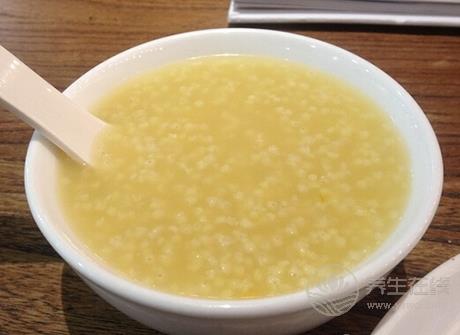 秋冬季養生多吃小米 小米粥怎么煮營養更豐富