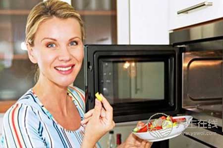 如何治療冬季嘴唇干裂