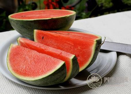 夏季吃西瓜,這3個要點要注意
