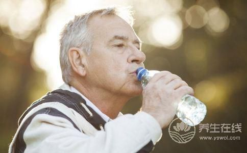 老年人夏季的飲食保健法