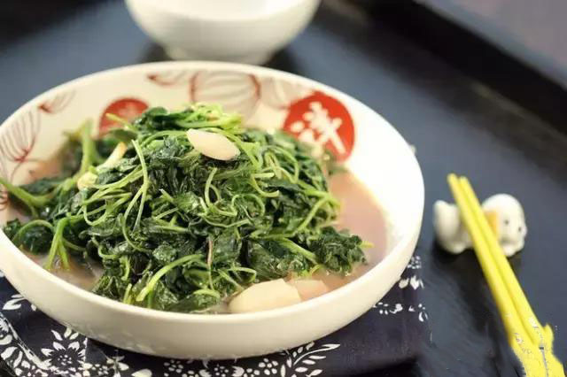 它被稱為“長壽菜”，端午前后吃，賽過吃補藥！