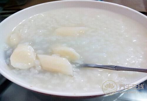 秋季肺炎的保養(yǎng) 五款養(yǎng)生粥譜 秋季肺炎的保養(yǎng) 五款養(yǎng)生粥譜