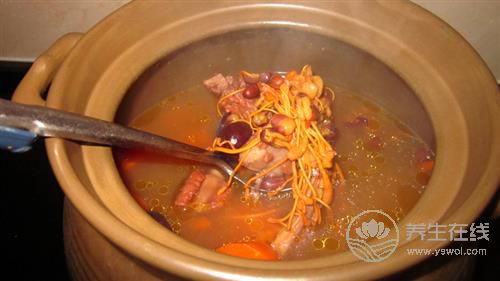 夏季體內(nèi)濕氣重導(dǎo)致脾虛，分享2個(gè)祛濕偏方